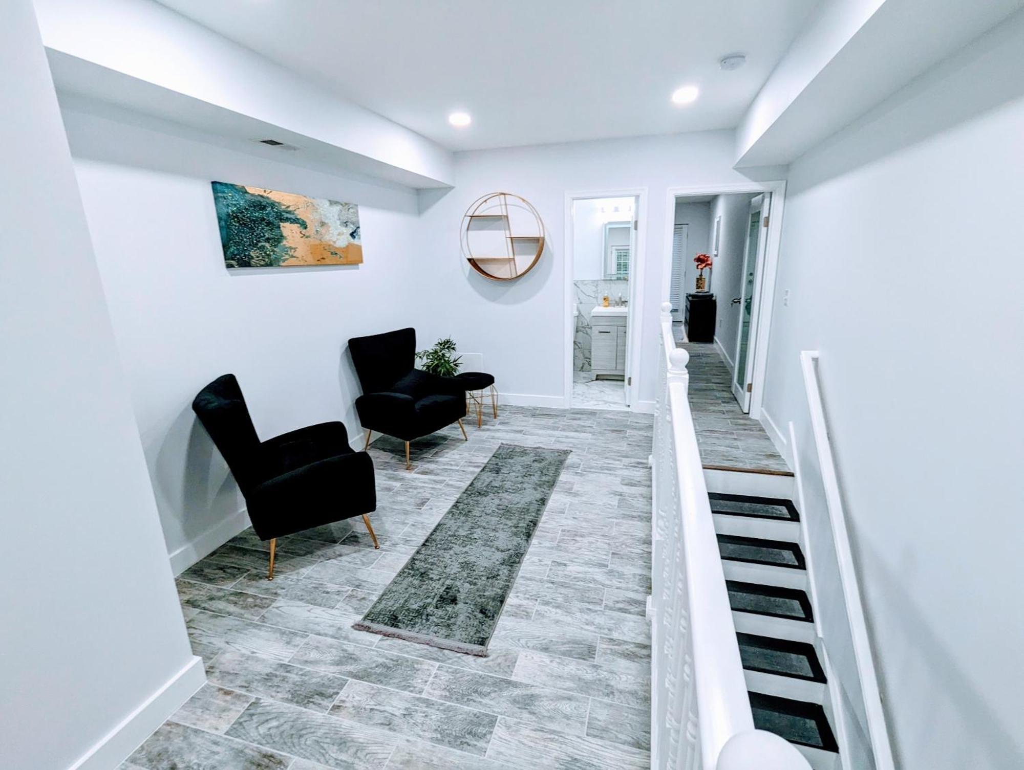 Luxurious 3 Bedroom Apt With A Beautiful Balcony Вашингтон Номер фото