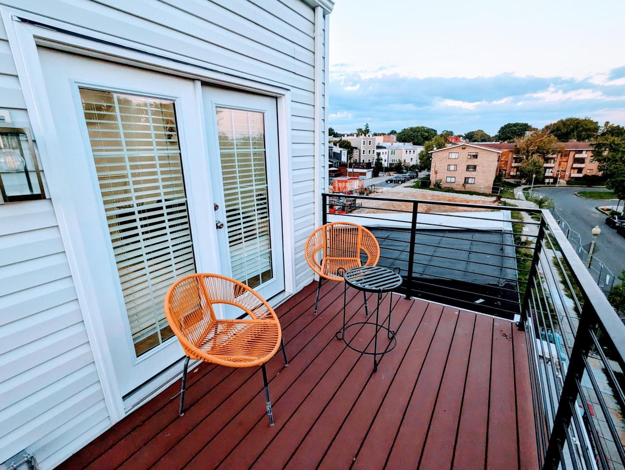 Luxurious 3 Bedroom Apt With A Beautiful Balcony Вашингтон Номер фото