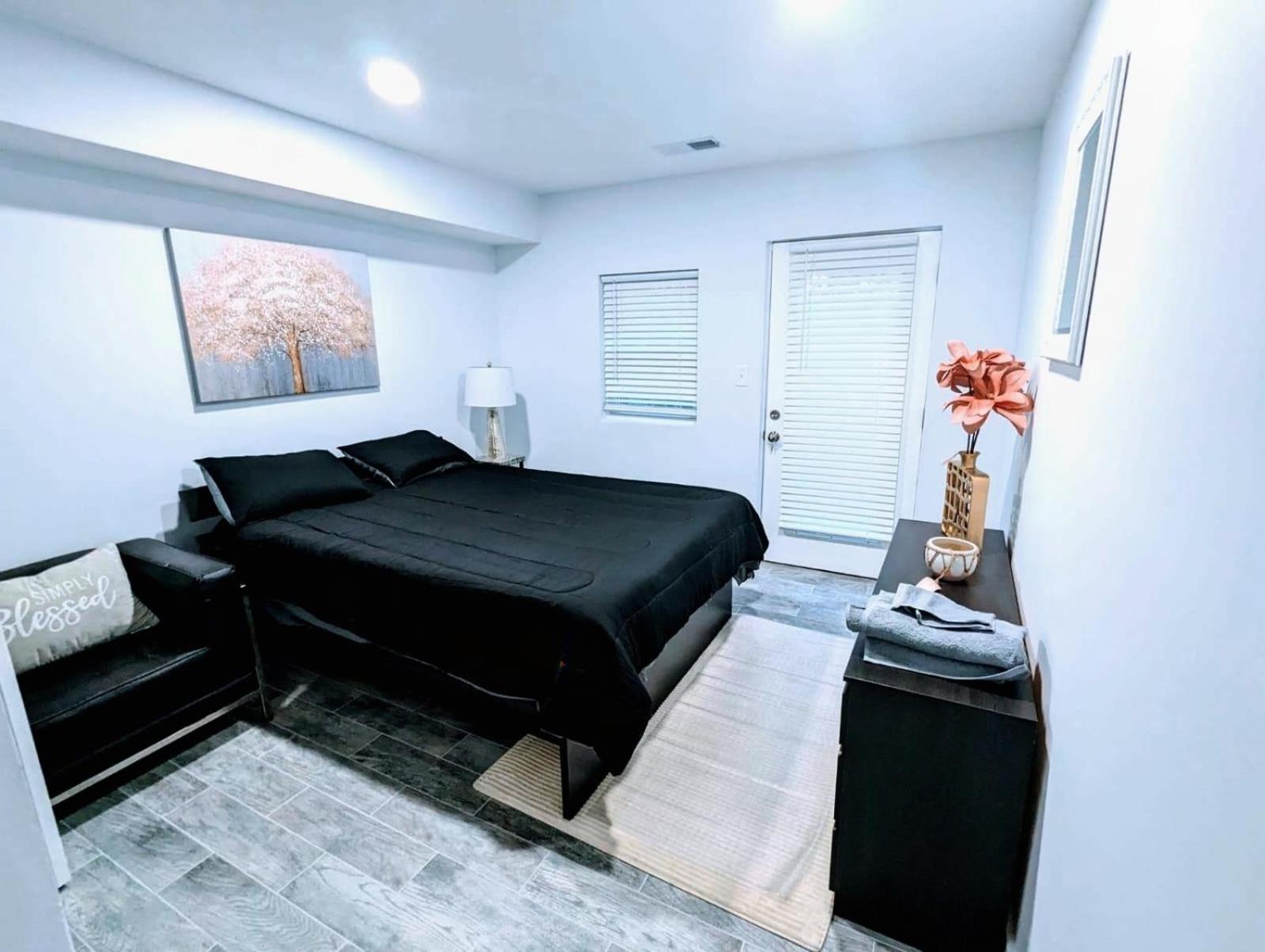 Luxurious 3 Bedroom Apt With A Beautiful Balcony Вашингтон Номер фото